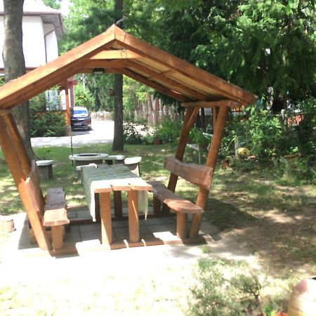Honved Apartmanhaz Балатонлеле Екстериор снимка