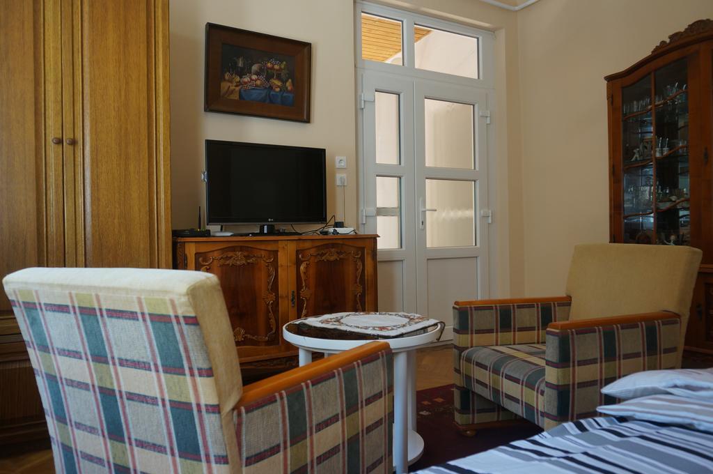 Honved Apartmanhaz Балатонлеле Екстериор снимка